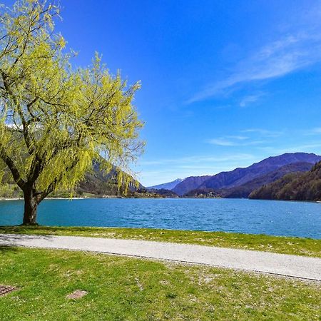 Sky&Pool Dom Apartment Riva del Garda Luaran gambar