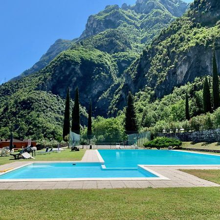 Sky&Pool Dom Apartment Riva del Garda Luaran gambar