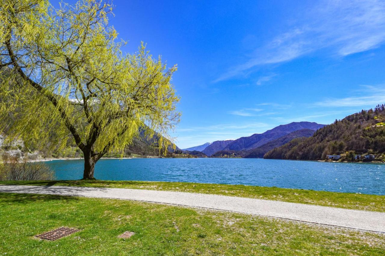 Sky&Pool Dom Apartment Riva del Garda Luaran gambar