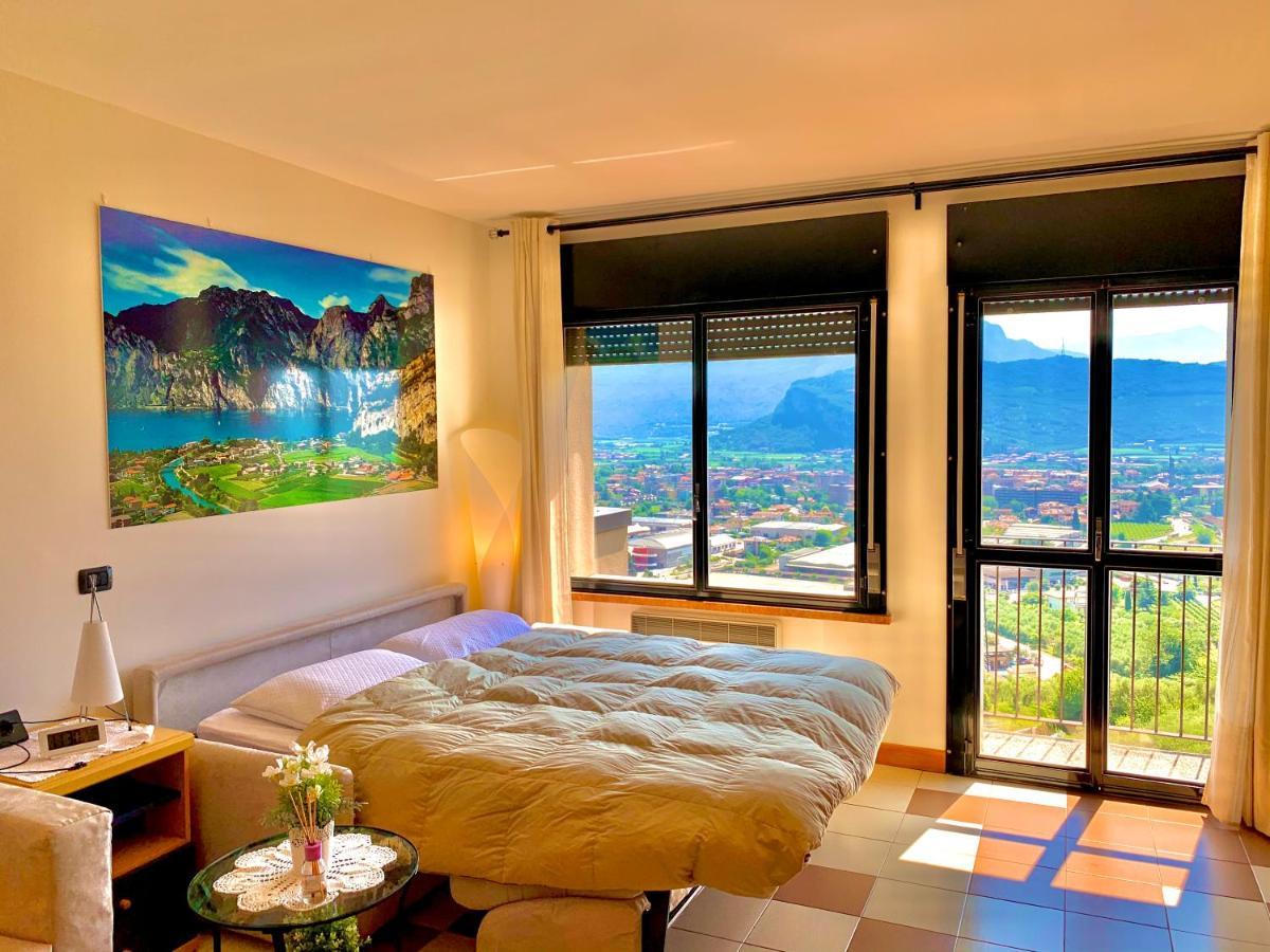 Sky&Pool Dom Apartment Riva del Garda Luaran gambar