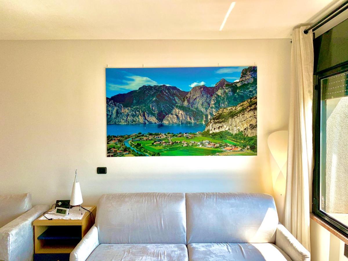 Sky&Pool Dom Apartment Riva del Garda Luaran gambar