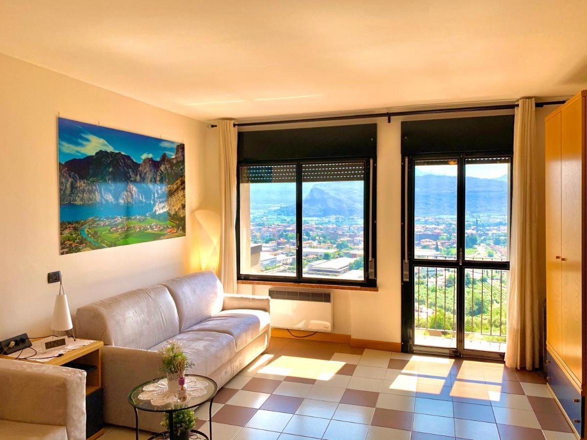 Sky&Pool Dom Apartment Riva del Garda Luaran gambar