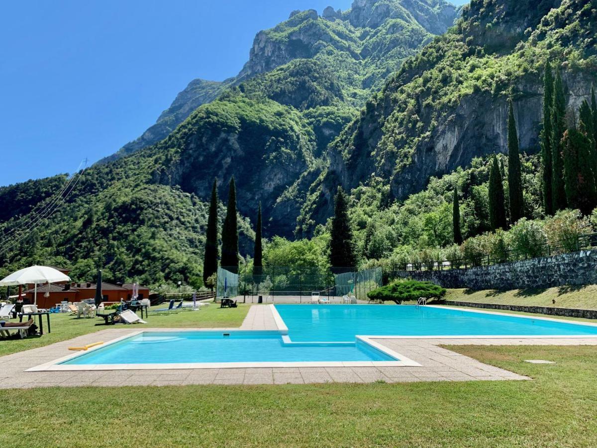 Sky&Pool Dom Apartment Riva del Garda Luaran gambar
