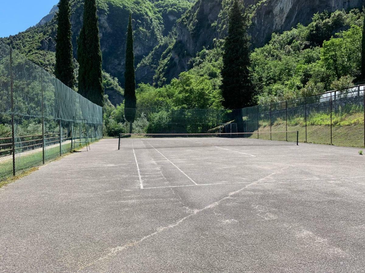 Sky&Pool Dom Apartment Riva del Garda Luaran gambar
