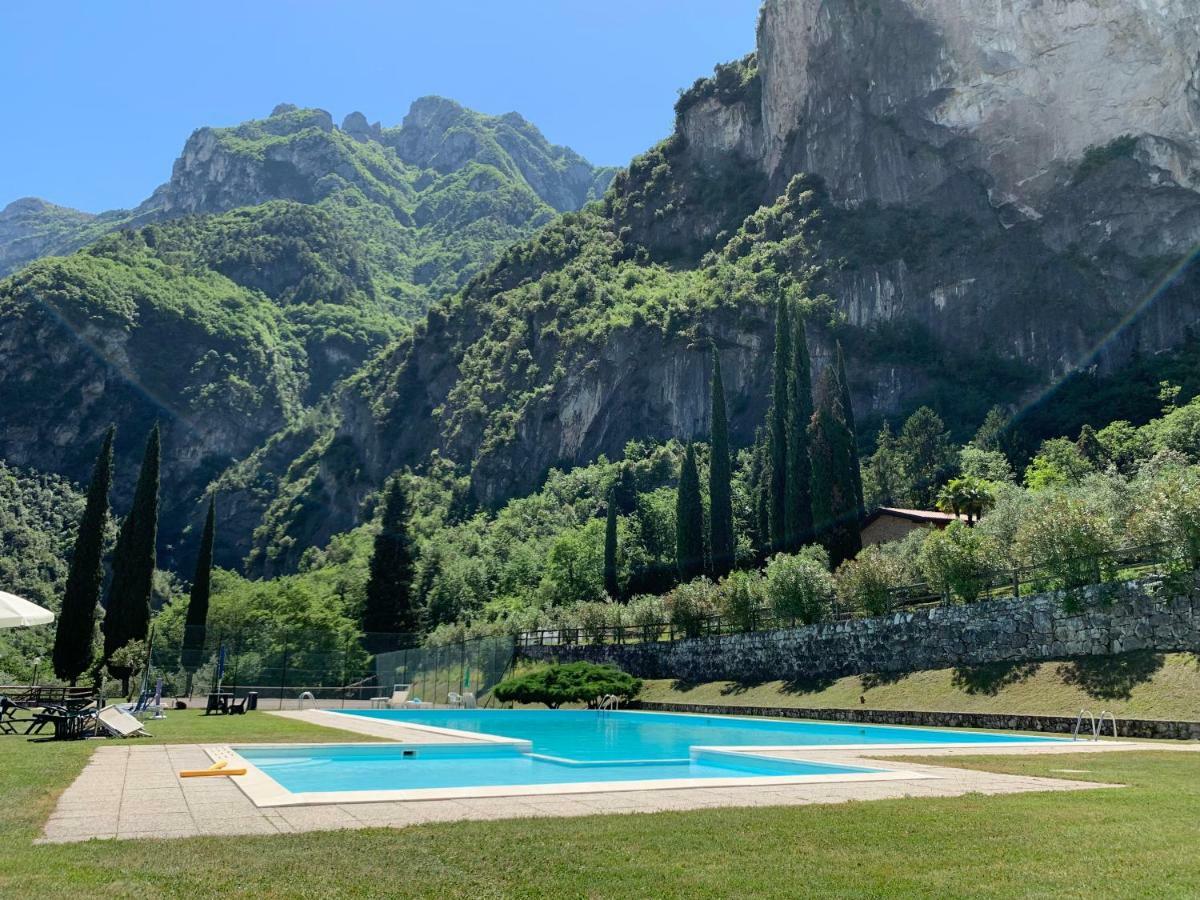Sky&Pool Dom Apartment Riva del Garda Luaran gambar
